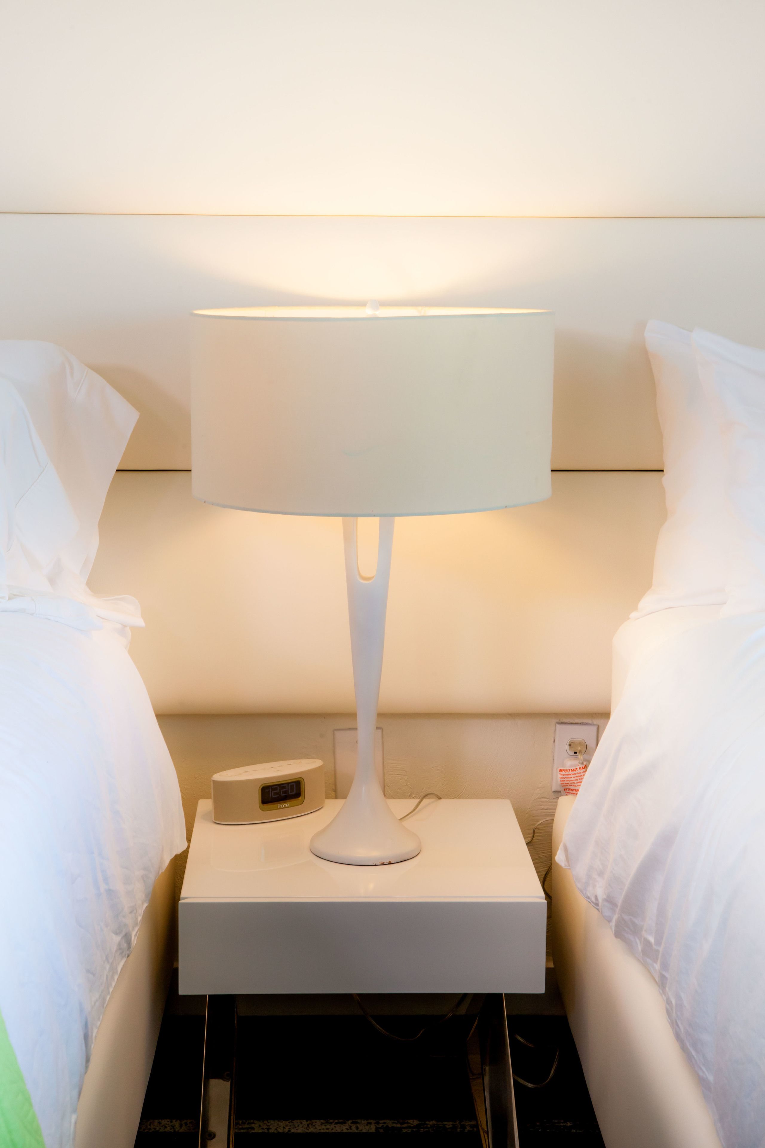 luxury room, 2 single beds, ocean view | room amenity