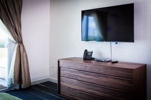 Luxury Room, 1 Bedroom, Ocean View, Beachfront | Room amenity
