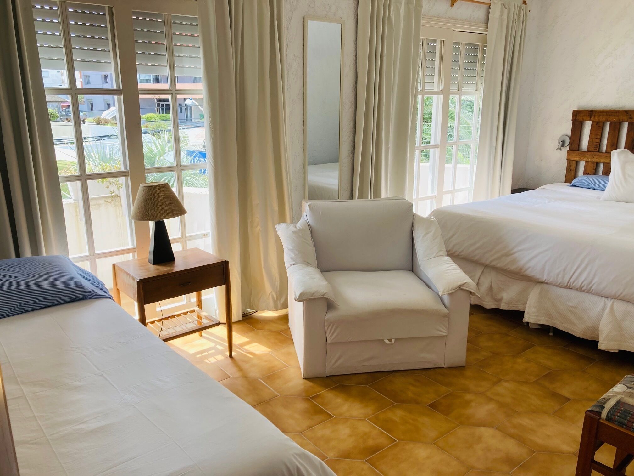 triple room (blu) | minibar, in-room safe, blackout curtains, soundproofing