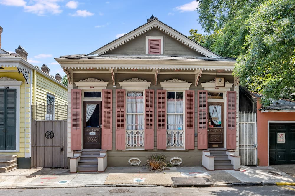 Royal Barracks Guest House - Algiers Point, LA