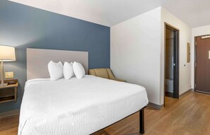 Estudio estándar, para no fumadores, refrigerador y microondas | Escritorio, wifi gratis y ropa de cama 