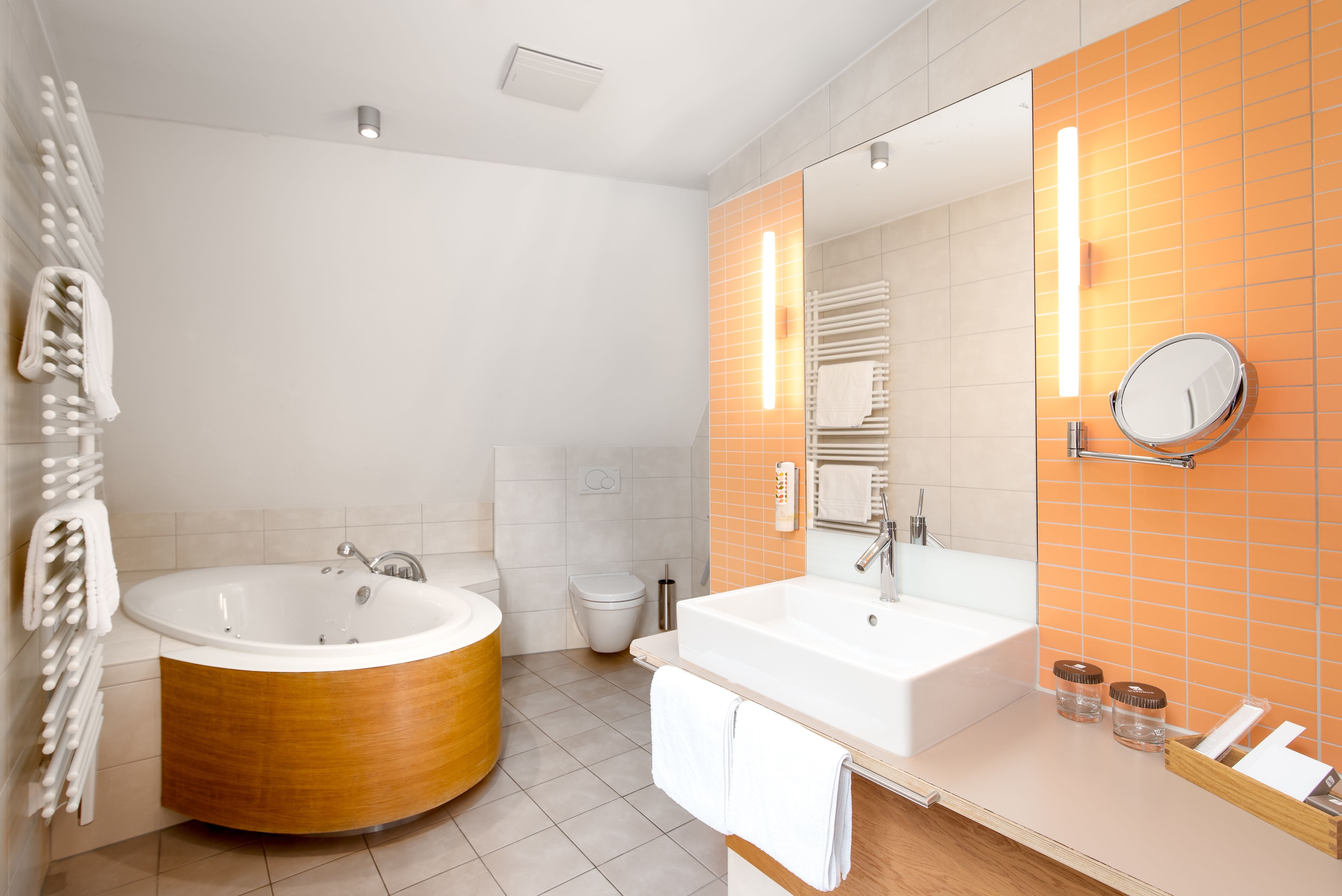 exclusive suite, 2 bedrooms, hot tub, river view | jetted bathtub