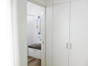 Apartamento Confort, 1 habitación, cocina | Baño | Ducha, artículos de higiene personal gratuitos y secador de pelo