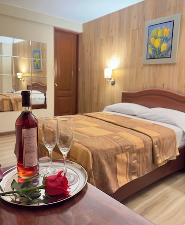 Basic Single Room, 1 Double Bed. Asturias Inn