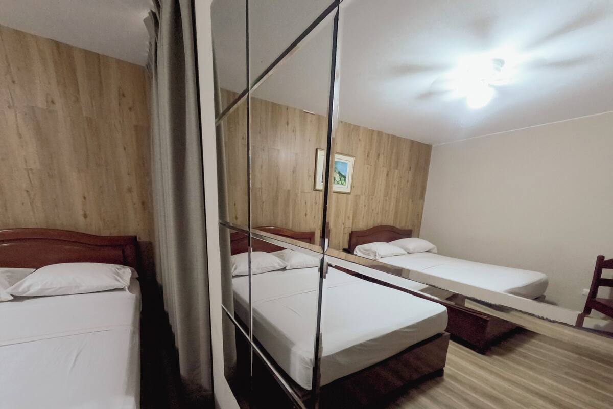 Classic Twin Room | Laptop workspace, blackout drapes, iron/ironing board (on request)