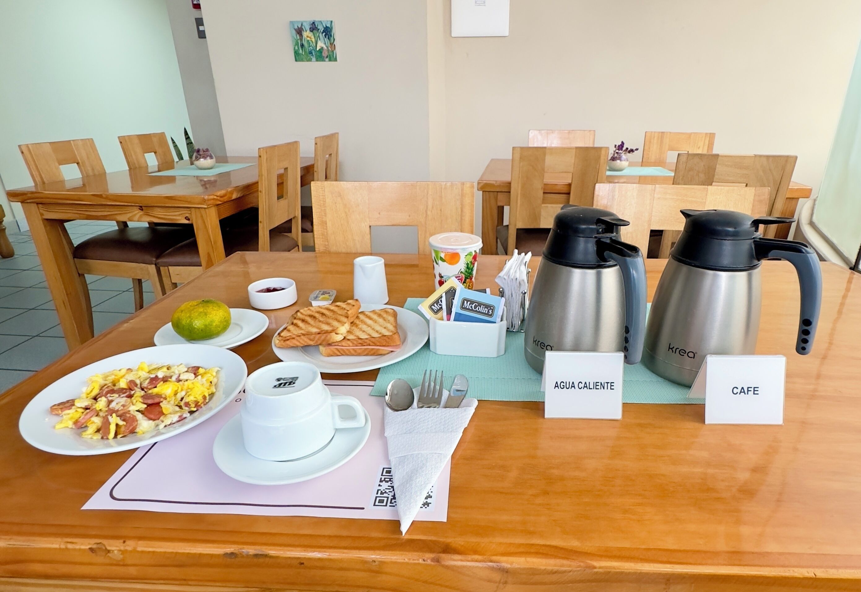 Kontinental frukost varje dag (USD 5 per person)