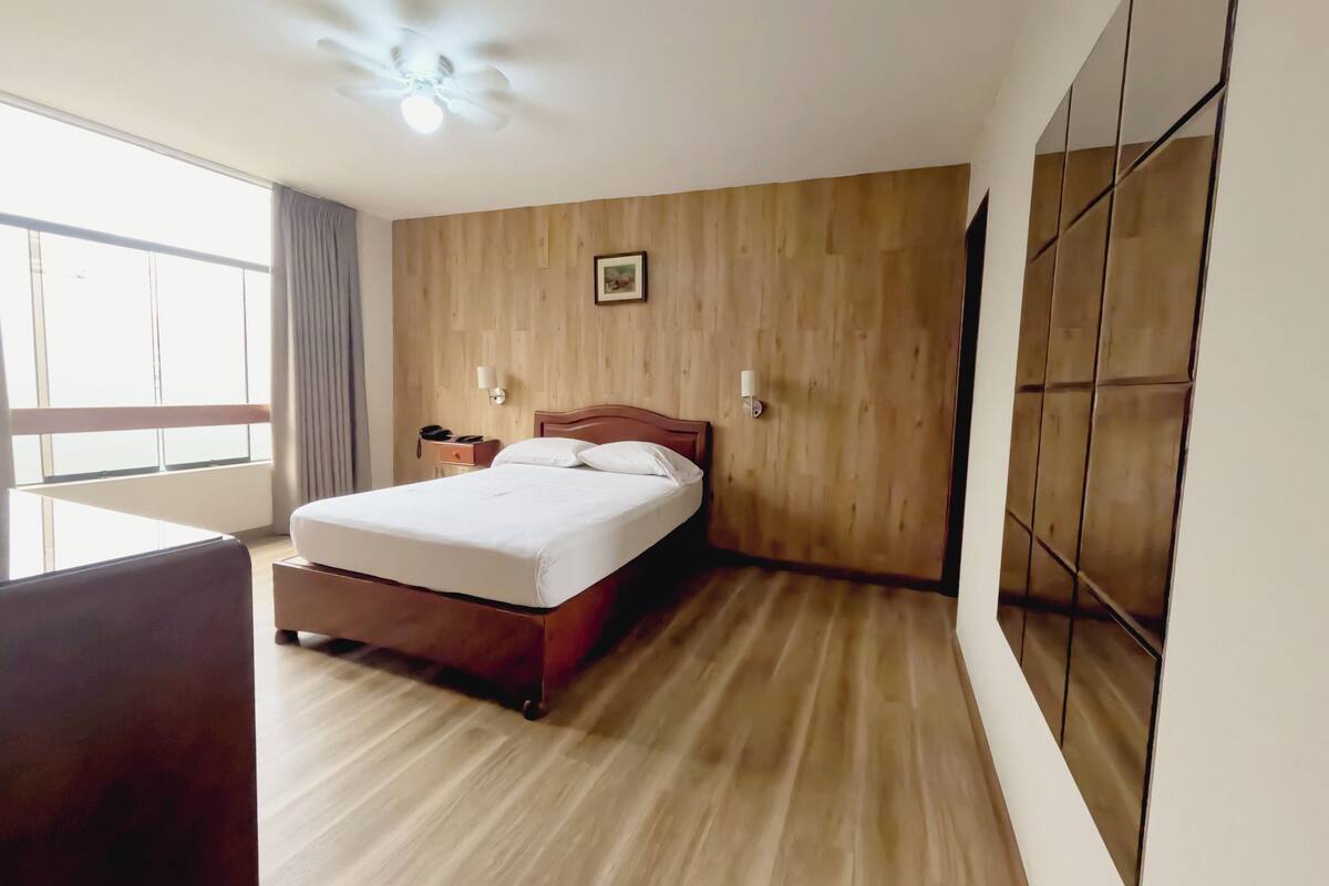 Basic Single Room, 1 Double Bed | Front of property