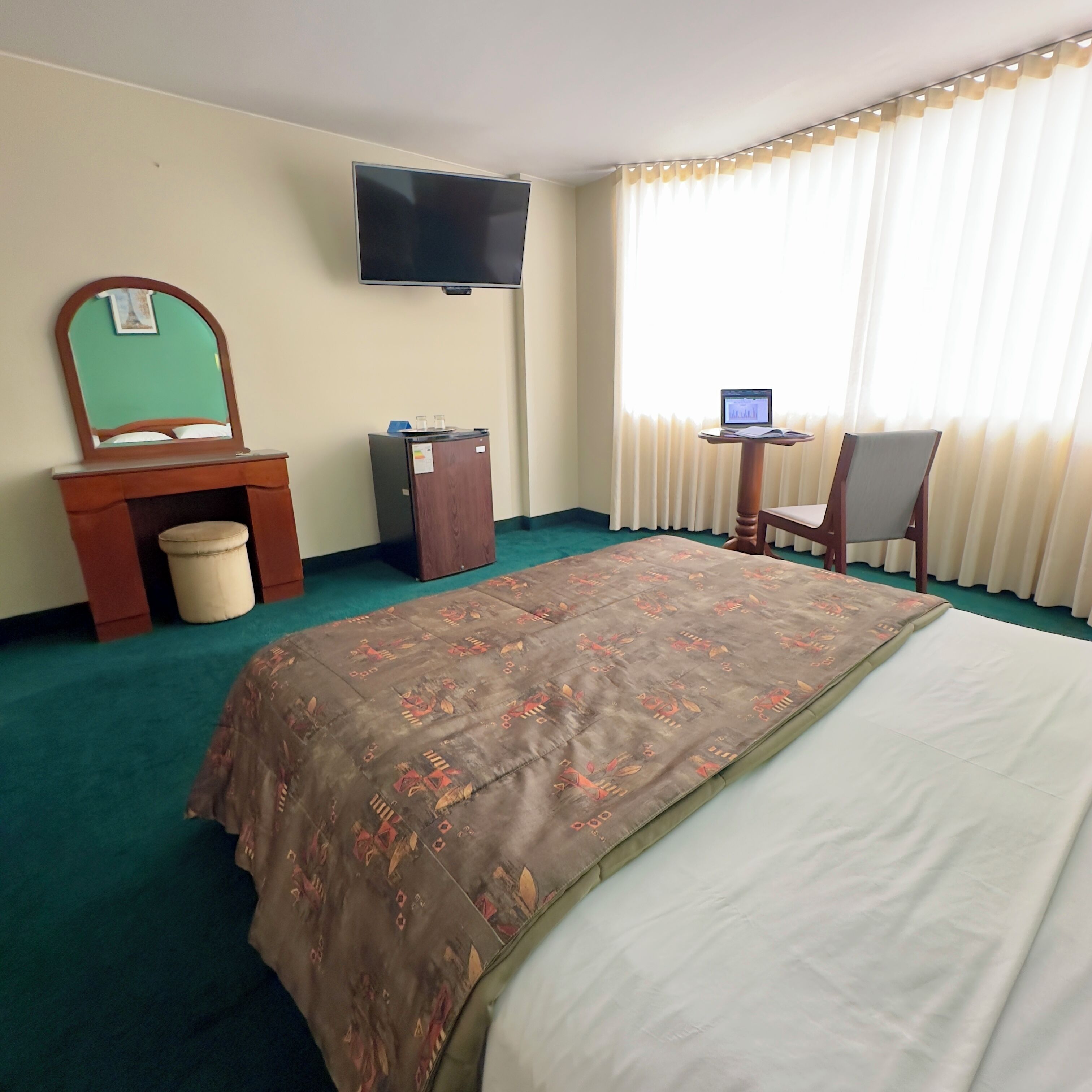 executive room | 1 bedroom, iron/ironing board, free wifi, bed sheets