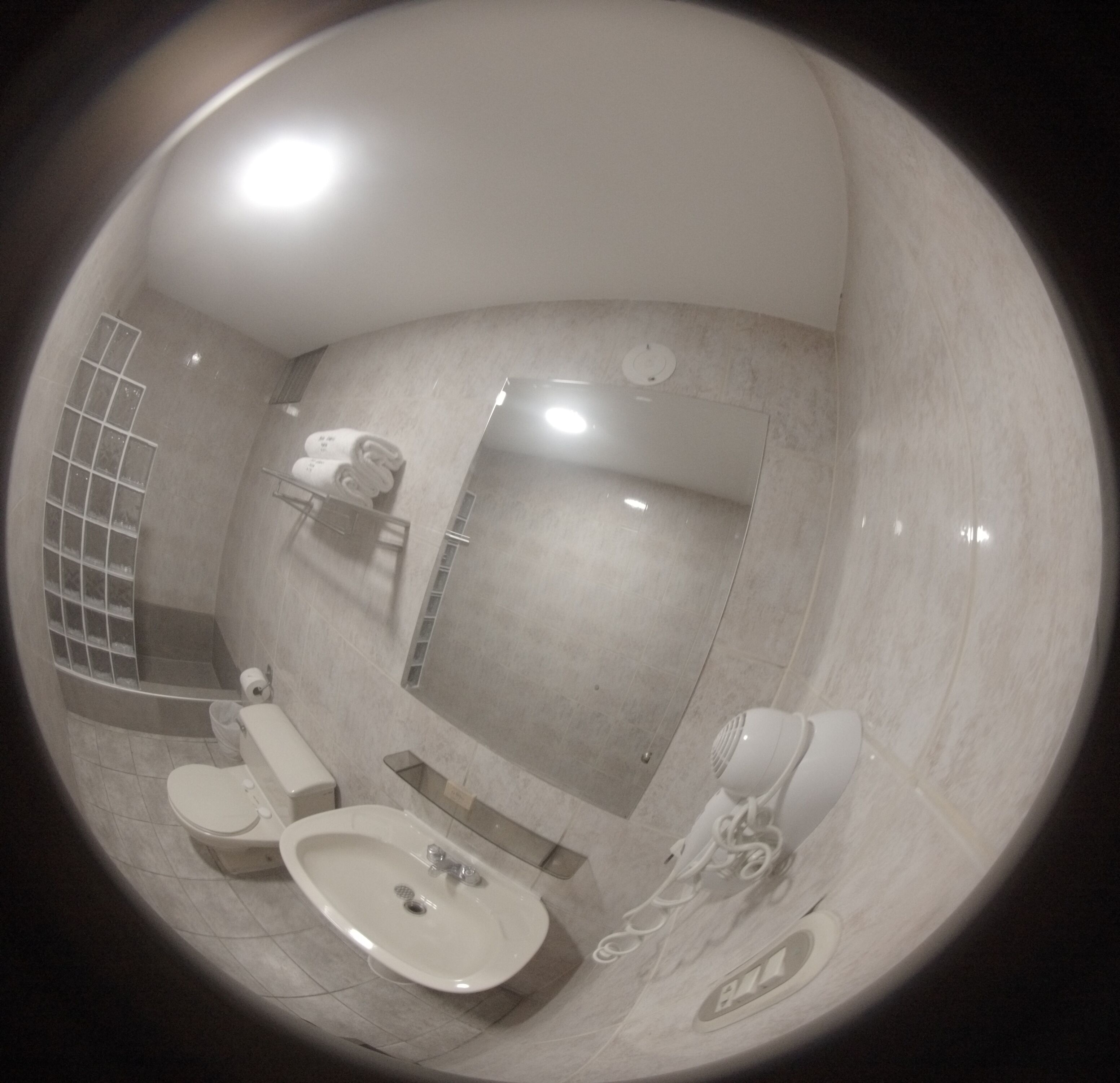 executive room | 1 bedroom, iron/ironing board, free wifi, bed sheets