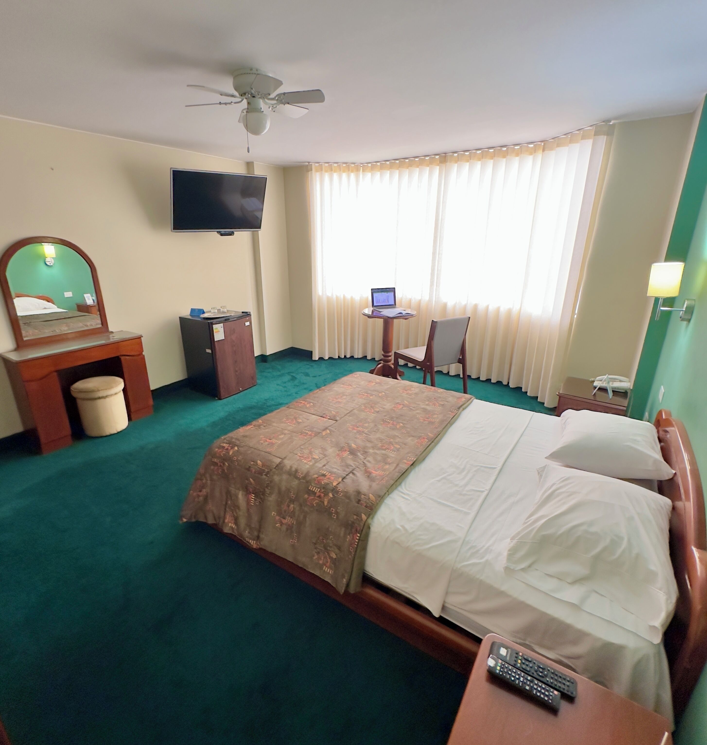 executive room | 1 bedroom, iron/ironing board, free wifi, bed sheets