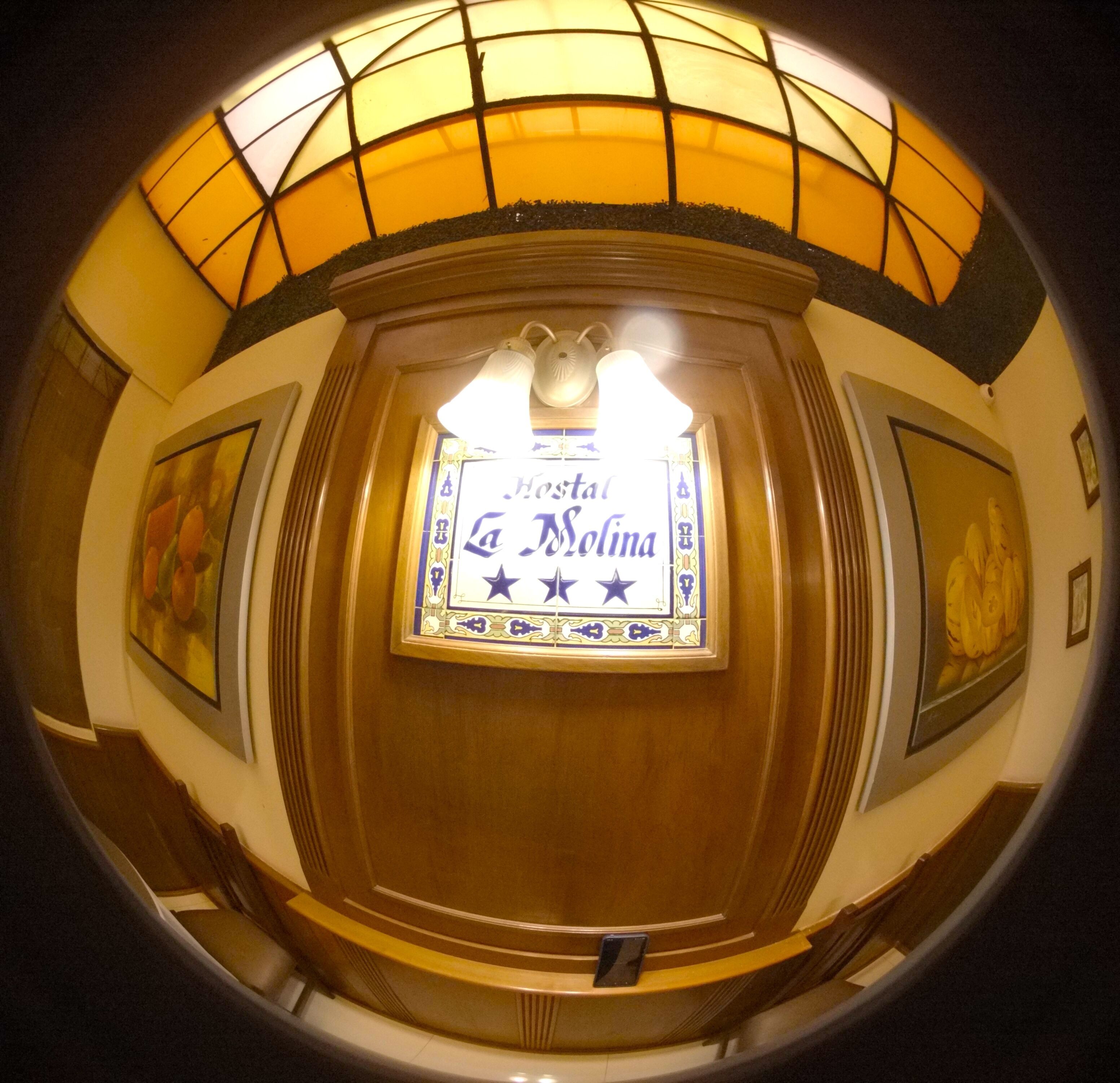 43-inch flat-screen tv with cable channels, tv