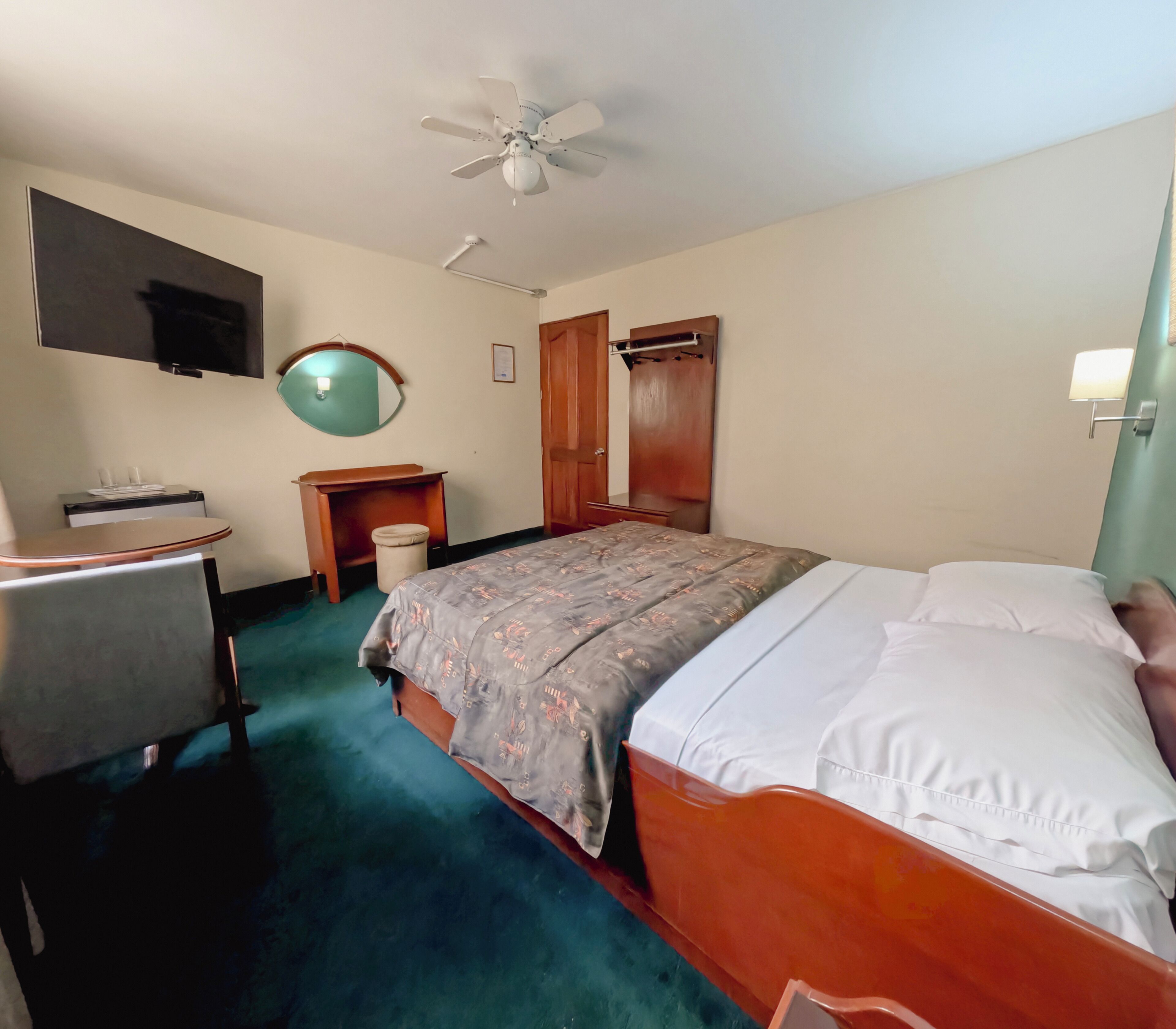 Standard Room | Iron/ironing board (on request), WiFi (free), bed sheets