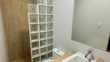 Chambre Simple Classique | Salle de bain | SĂšche-cheveux, serviettes fournies