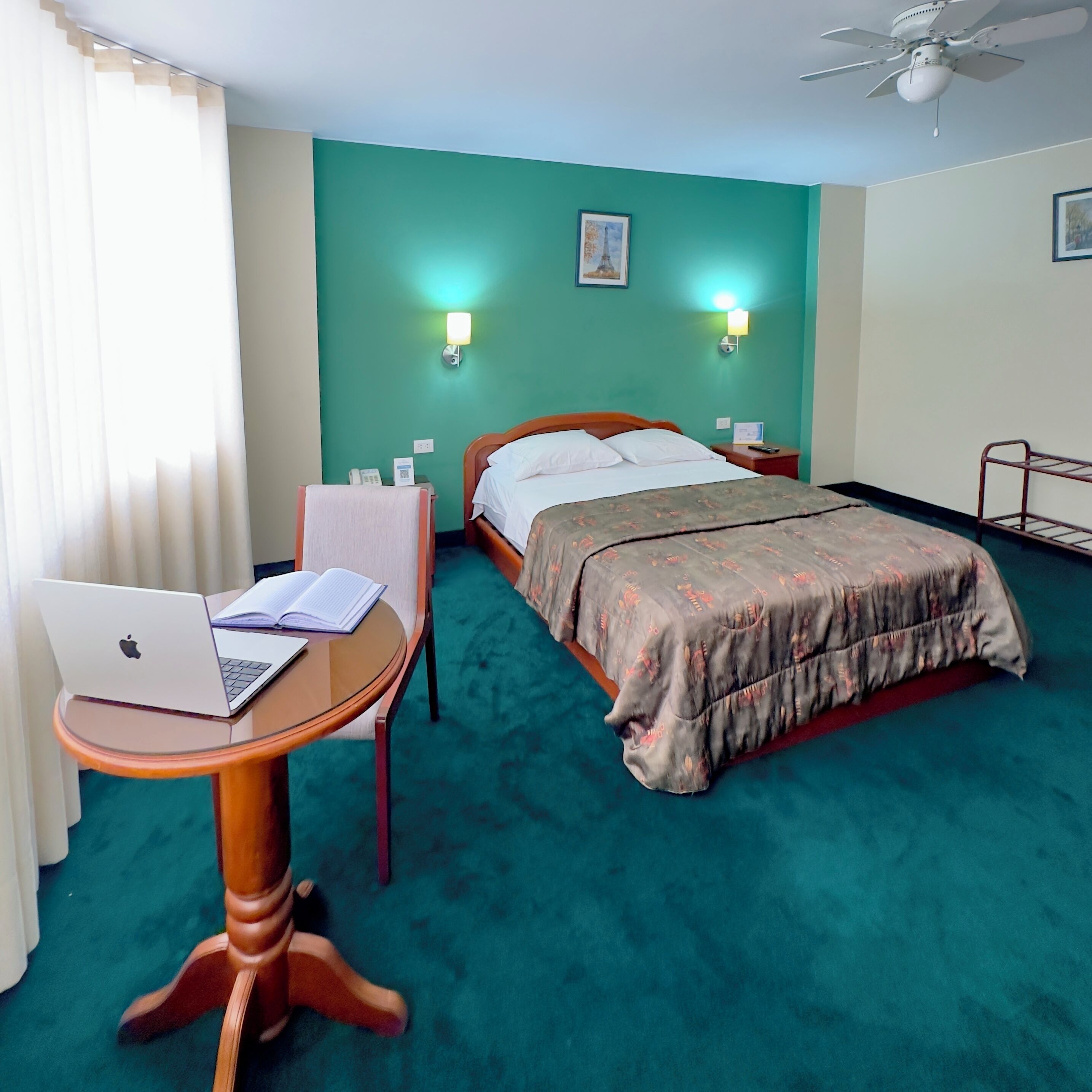 executive room | 1 bedroom, iron/ironing board, free wifi, bed sheets