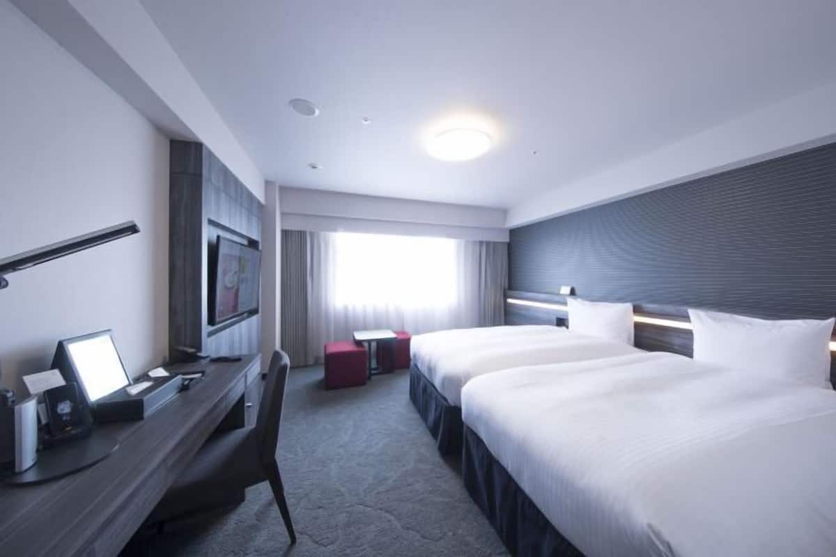 Desk, free WiFi, bed sheets, wheelchair access