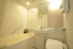 샤워기/욕조 결합, 무료 세면용품, 헤어드라이어, 슬리퍼