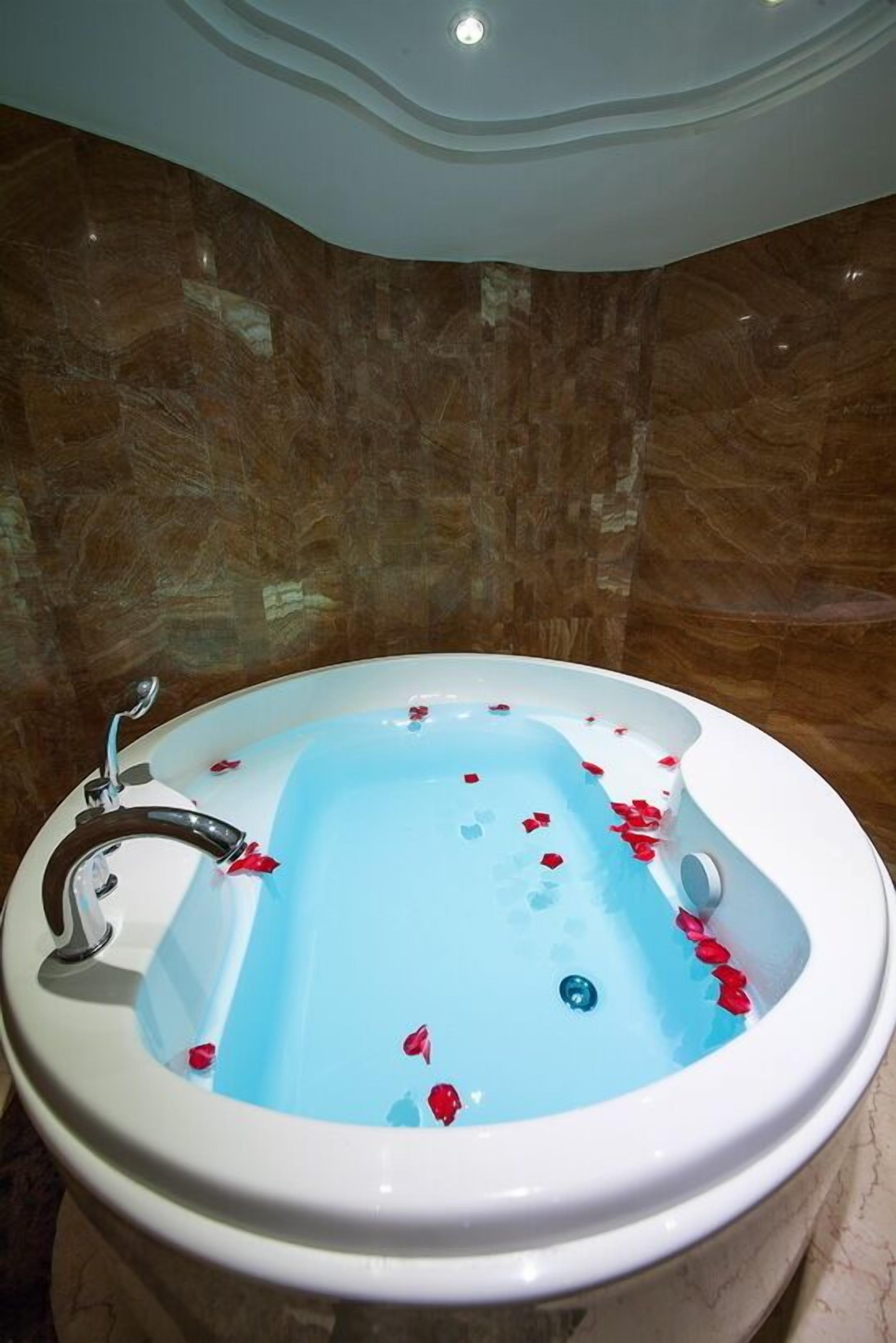 Bathroom amenities