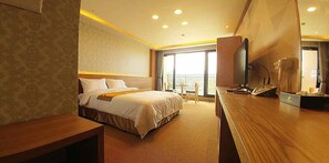 Premium bedding, down duvets, pillow-top beds, desk