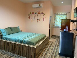 Deluxe-huone | Työpöytä, ilmainen Wi-Fi, vuodevaatteet, pääsy pyörätuolilla