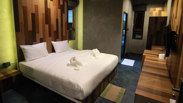 Superior Double Room, Private Bathroom | Lydisolert, ekstrasenger (mot et tillegg) og wi-fi (inkludert)