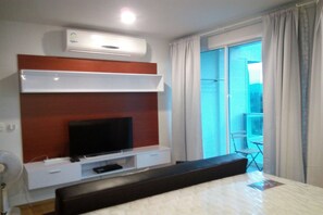 Studio | 2 개의 침실, 책상, 암막 커튼, 방음 설비