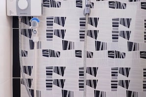 Standard Room | Bathroom shower - SC Resort (Hat Yai)