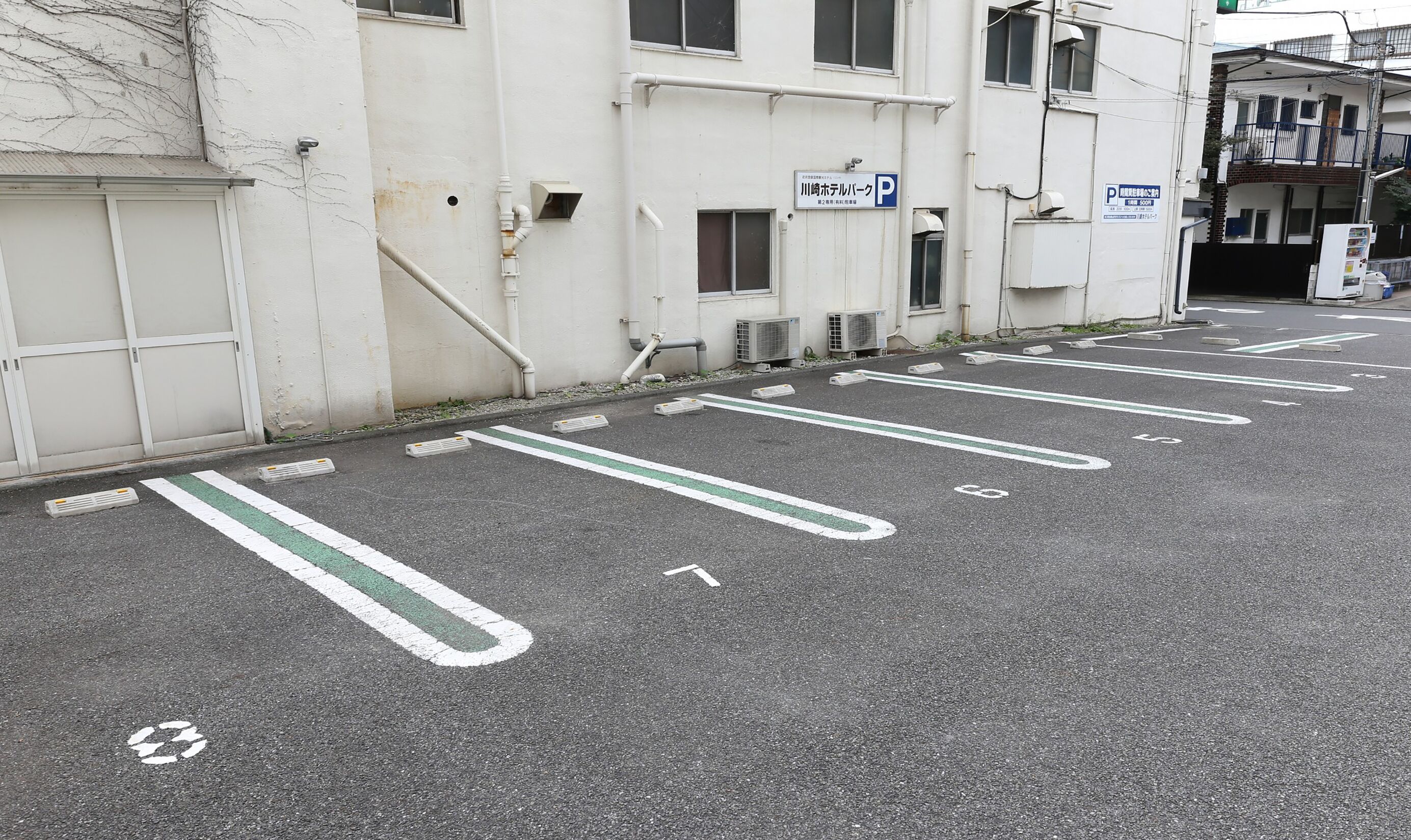 self-parking (surcharge) 1500.00 per night