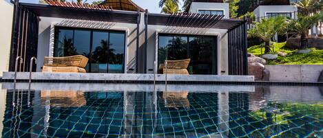 Minibar, caja de seguridad en la habitación y cortinas blackout