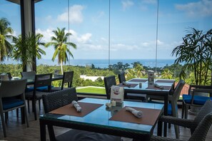 Food court - Villa By The Tarna (Koh Tao)