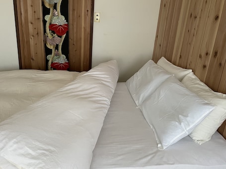 Japanese Style Room with Double bed, Non Smoking | In-room safe, laptop workspace, blackout drapes, iron/ironing board