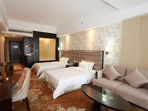 Minibar, desk, blackout curtains, rollaway beds - Country Garden Phoenix Hotel Ningxiang (Changsha)
