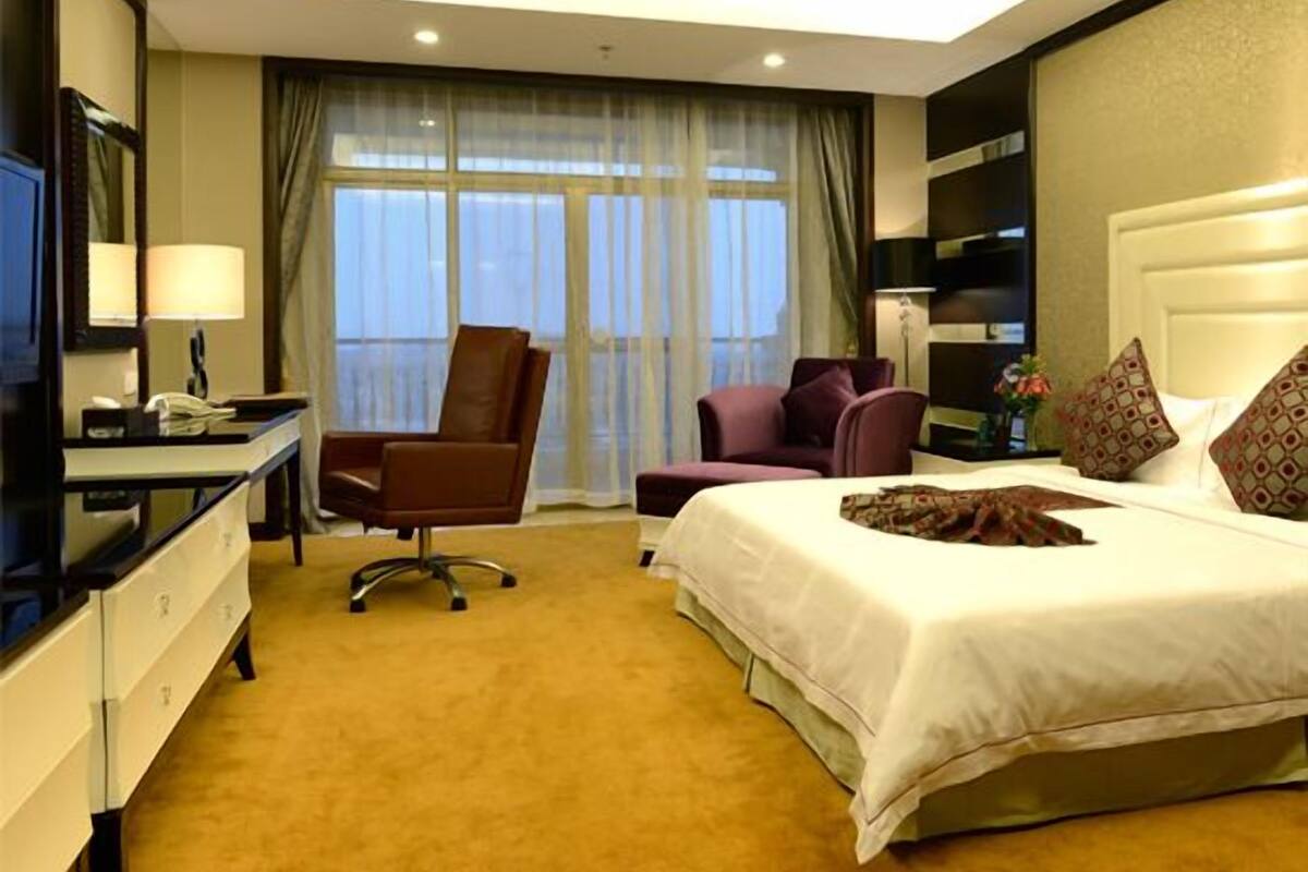 Deluxe Suite