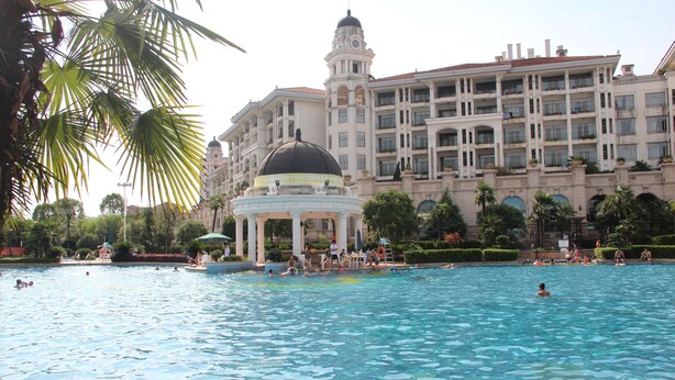 Indoor pool, outdoor pool - Country Garden Phoenix Hotel Changsha (Changsha)