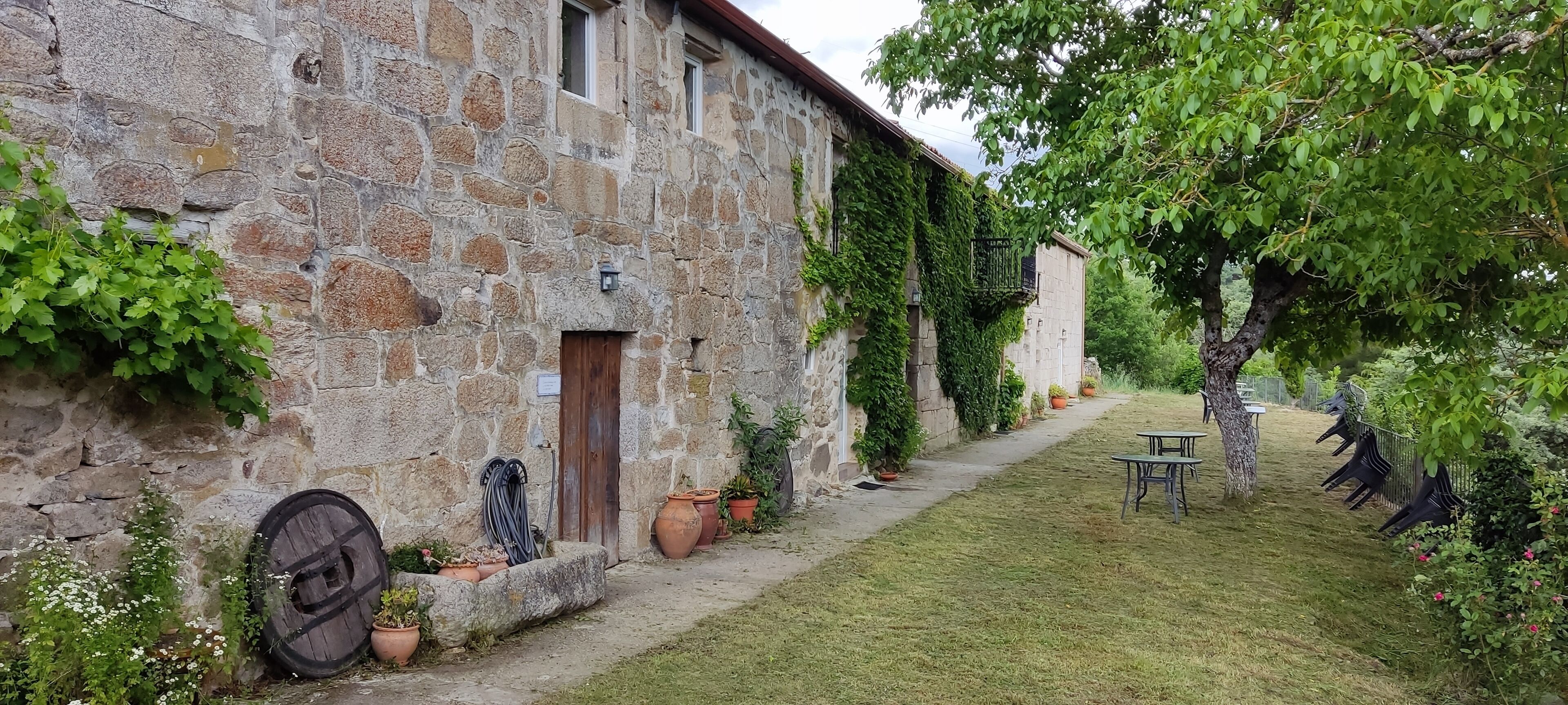 المنشأة من الخارج