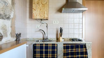 Family Apartment | Private kitchen | Full-size fridge, microwave, stovetop, coffee/tea maker