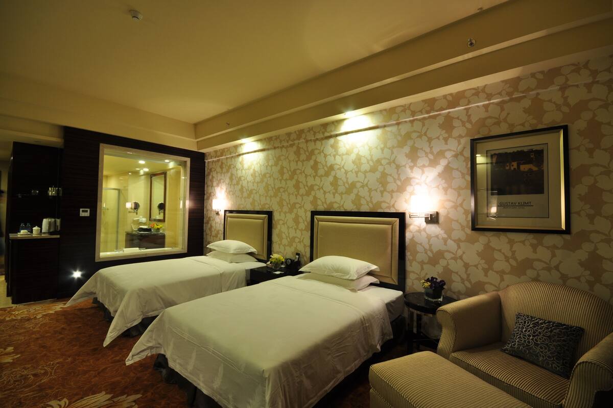 In-room safe, desk, blackout curtains, rollaway beds