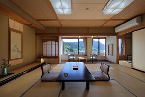 Standard-huone (Japanese Style, South Building) | Tallelokero huoneessa, työpöytä, ilmainen Wi-Fi