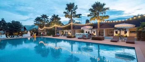 Outdoor pool, sun loungers