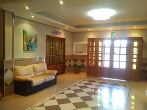 Interior entrance - Hotel Perú by Bossh Hotels (Trujillo)
