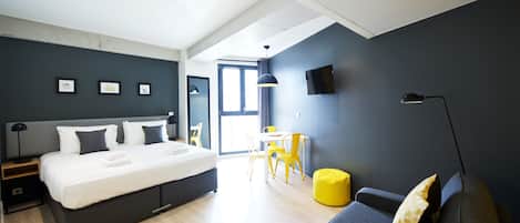 Studio 3 persons | Desk, iron/ironing board, free WiFi, bed sheets