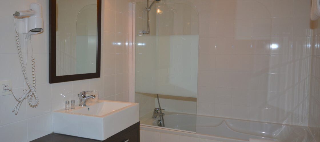 comfort double room | bathroom | hair dryer, towels
