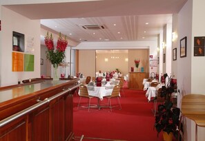Frühstück, Mittagessen und Abendessen