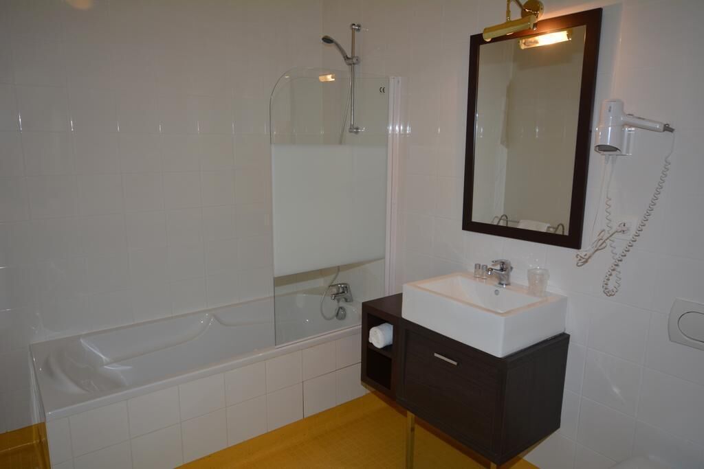 comfort double room | bathroom | hair dryer, towels