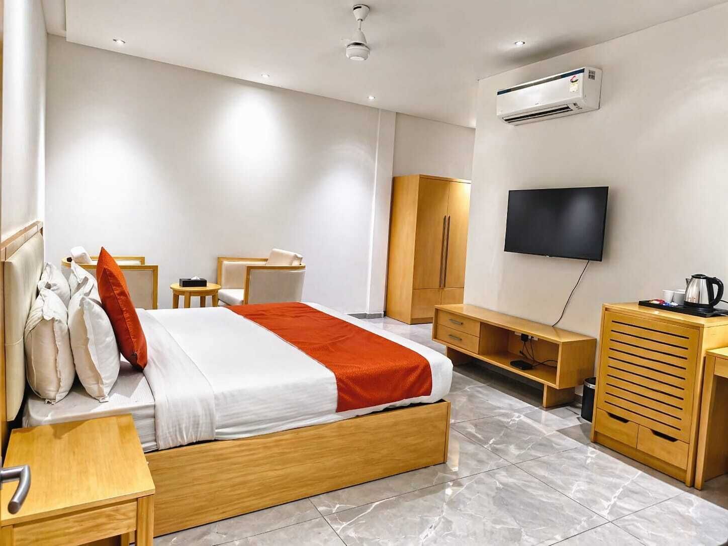 Chambre Deluxe double, 1 lit double | Coffre-fort, lit d’appoint (supplément), accès à Internet câblé (inclus)