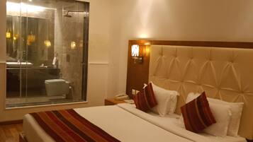 Premium Room | In-room safe, rollaway beds, free wired Internet, wheelchair access