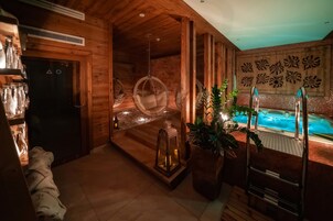 Salas de tratamientos para parejas, sauna, bañera de hidromasaje 