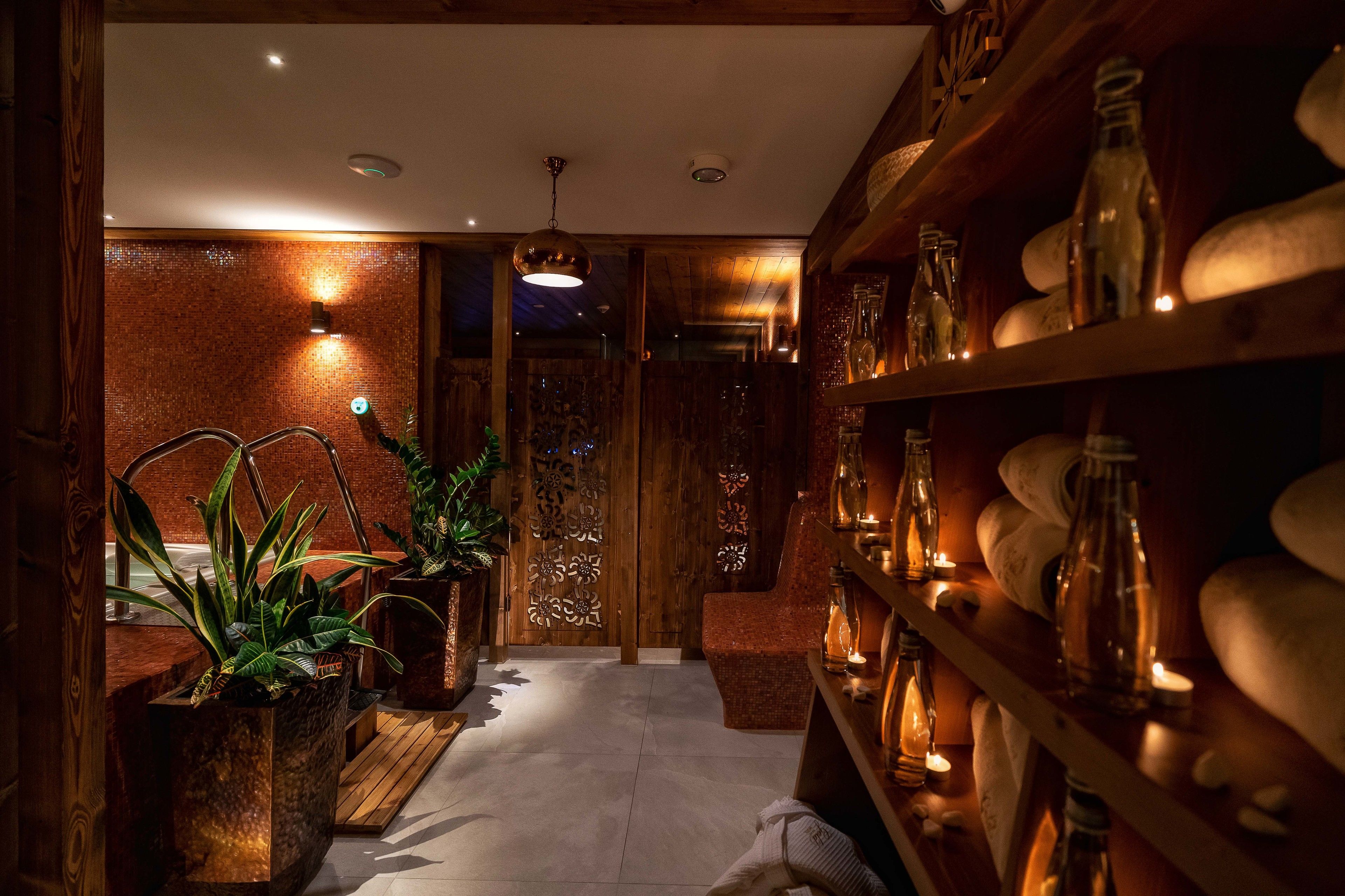 couples treatment room(s), sauna, hot tub, steam room, body treatments