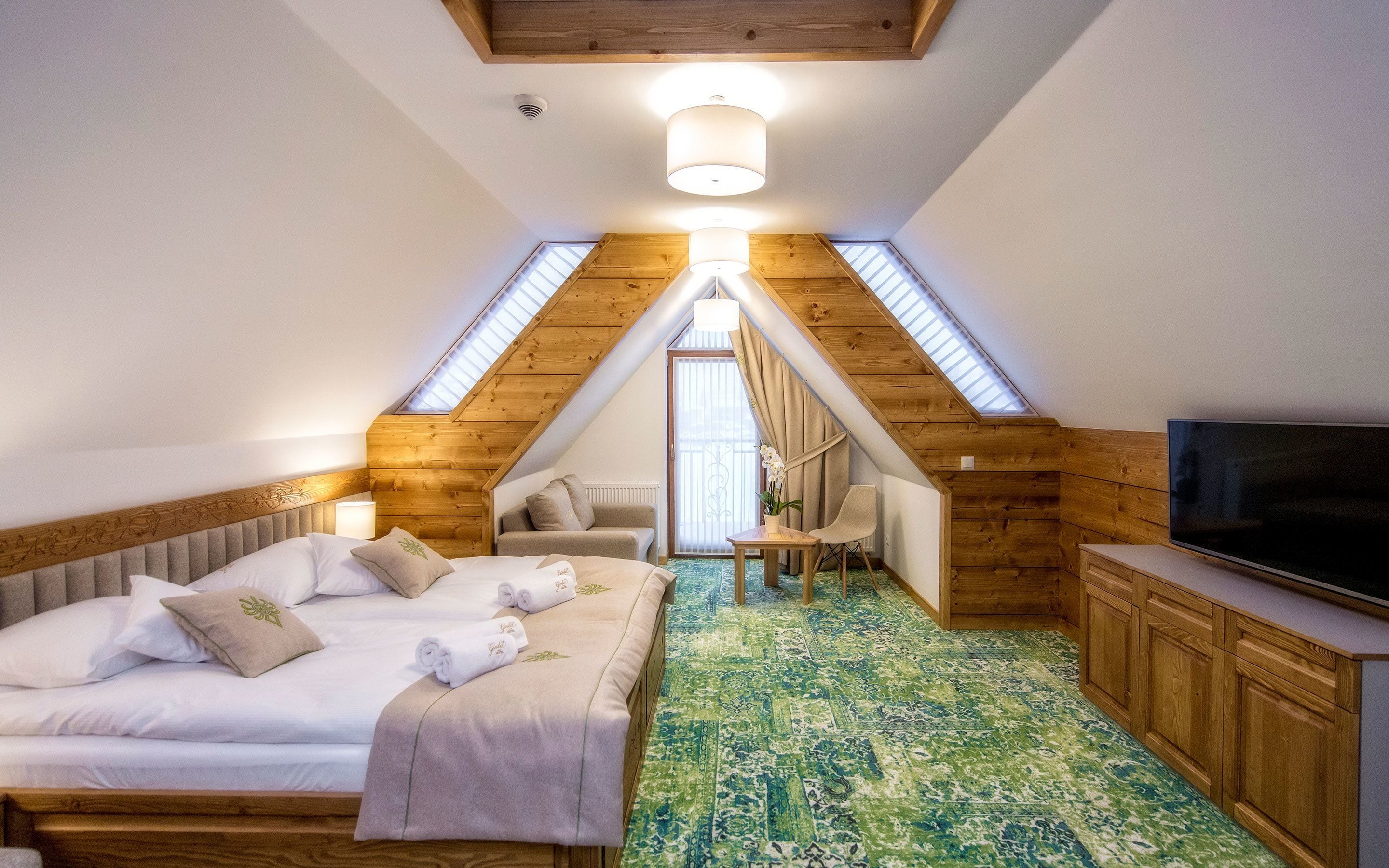 premium double room | 1 bedroom, minibar, in-room safe, desk