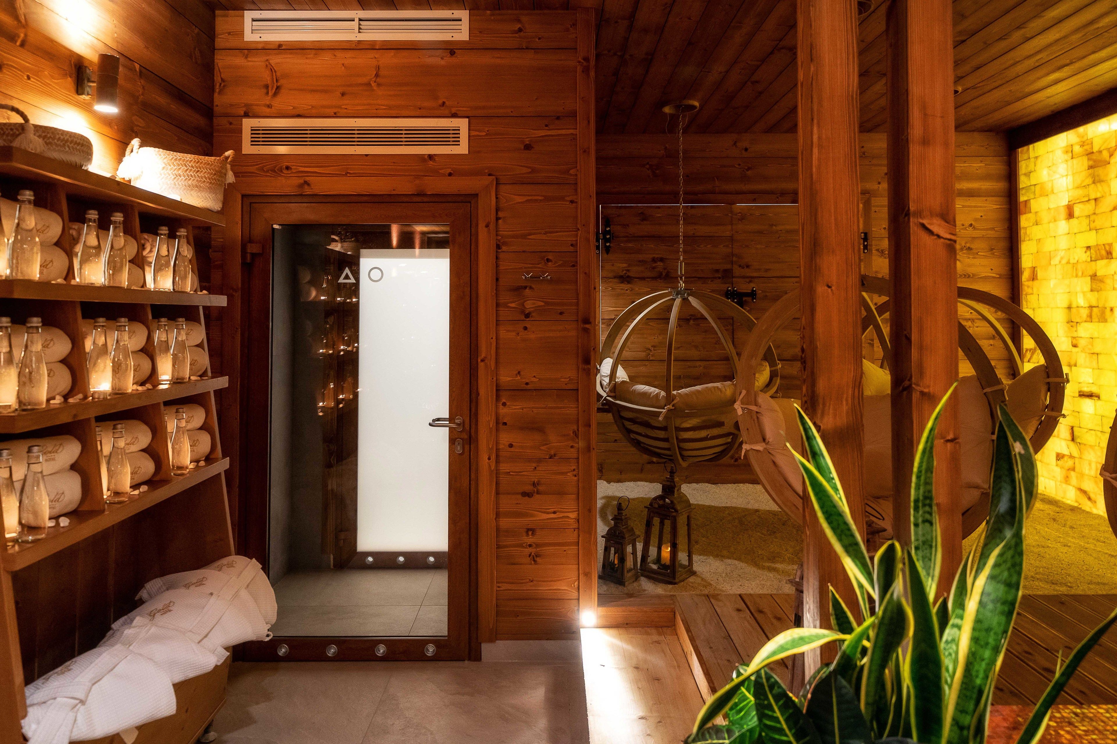 couples treatment room(s), sauna, hot tub, steam room, body treatments