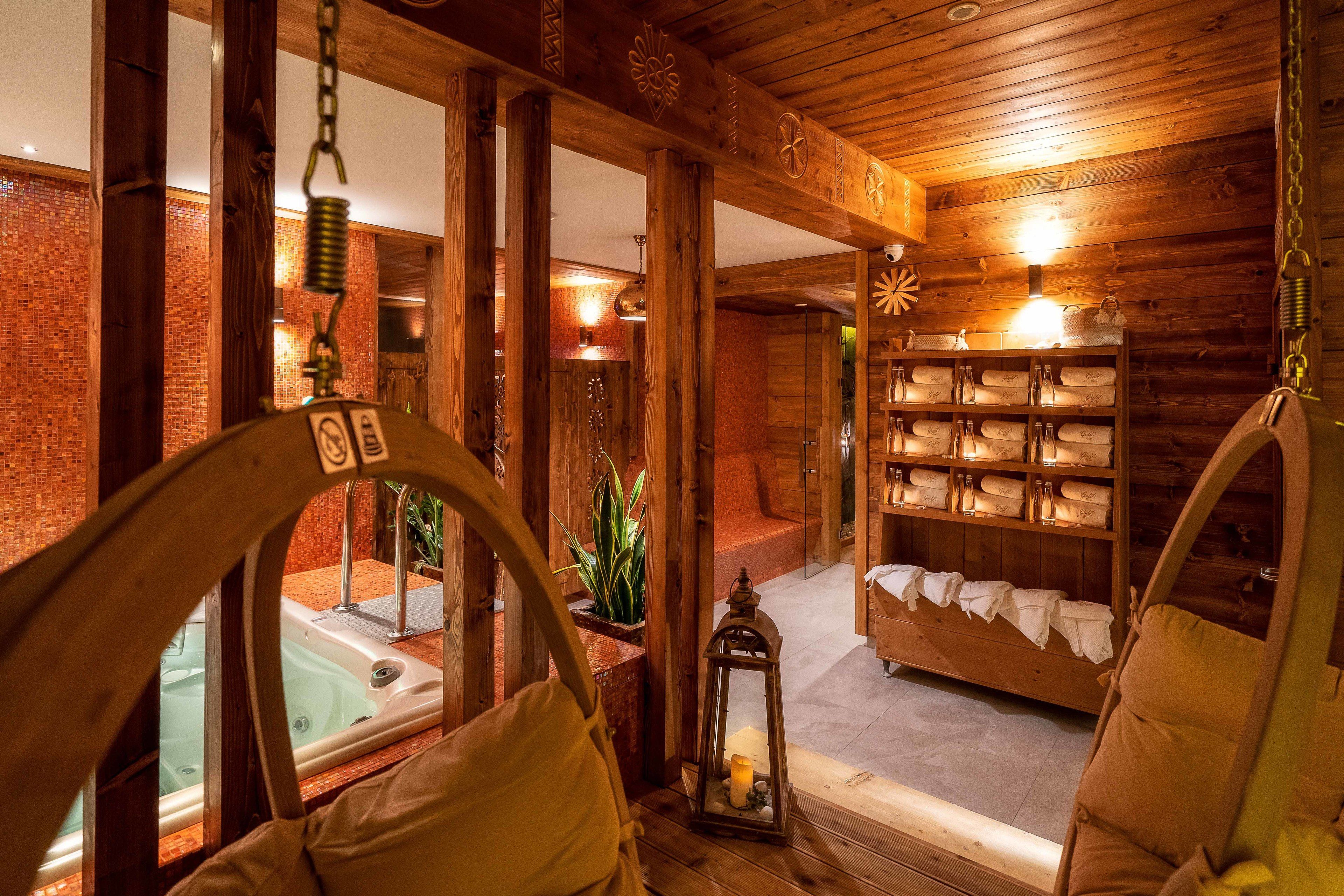 couples treatment room(s), sauna, hot tub, steam room, body treatments